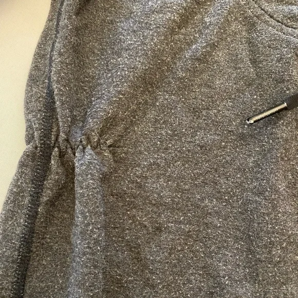 LULULEMON Women’s Scoop Neck, 1/4 Sleeve, Cinched Waist Top, Size 8 - Picture 3 of 7